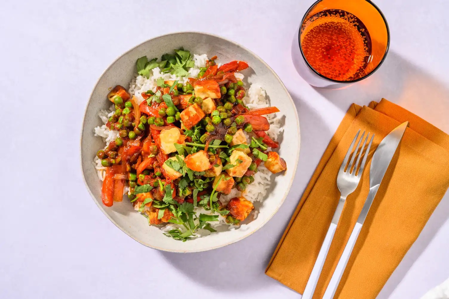 Tofu dulce-acrișor cu caju și coriandru